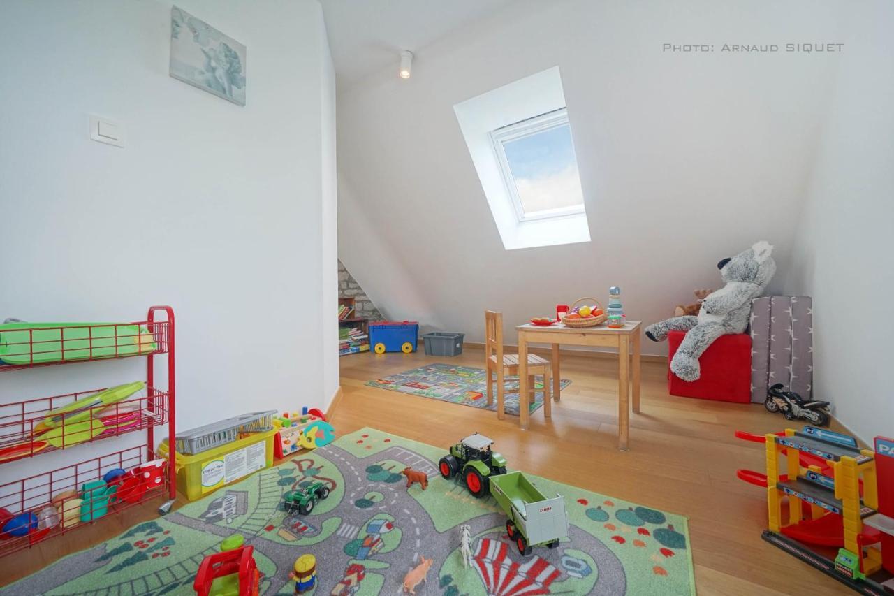 Gite Familial Ferme Des Aujes Falaen Onhaye 외부 사진