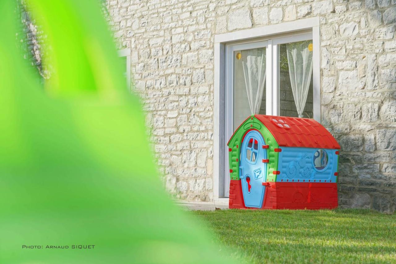 Gite Familial Ferme Des Aujes Falaen Onhaye 외부 사진